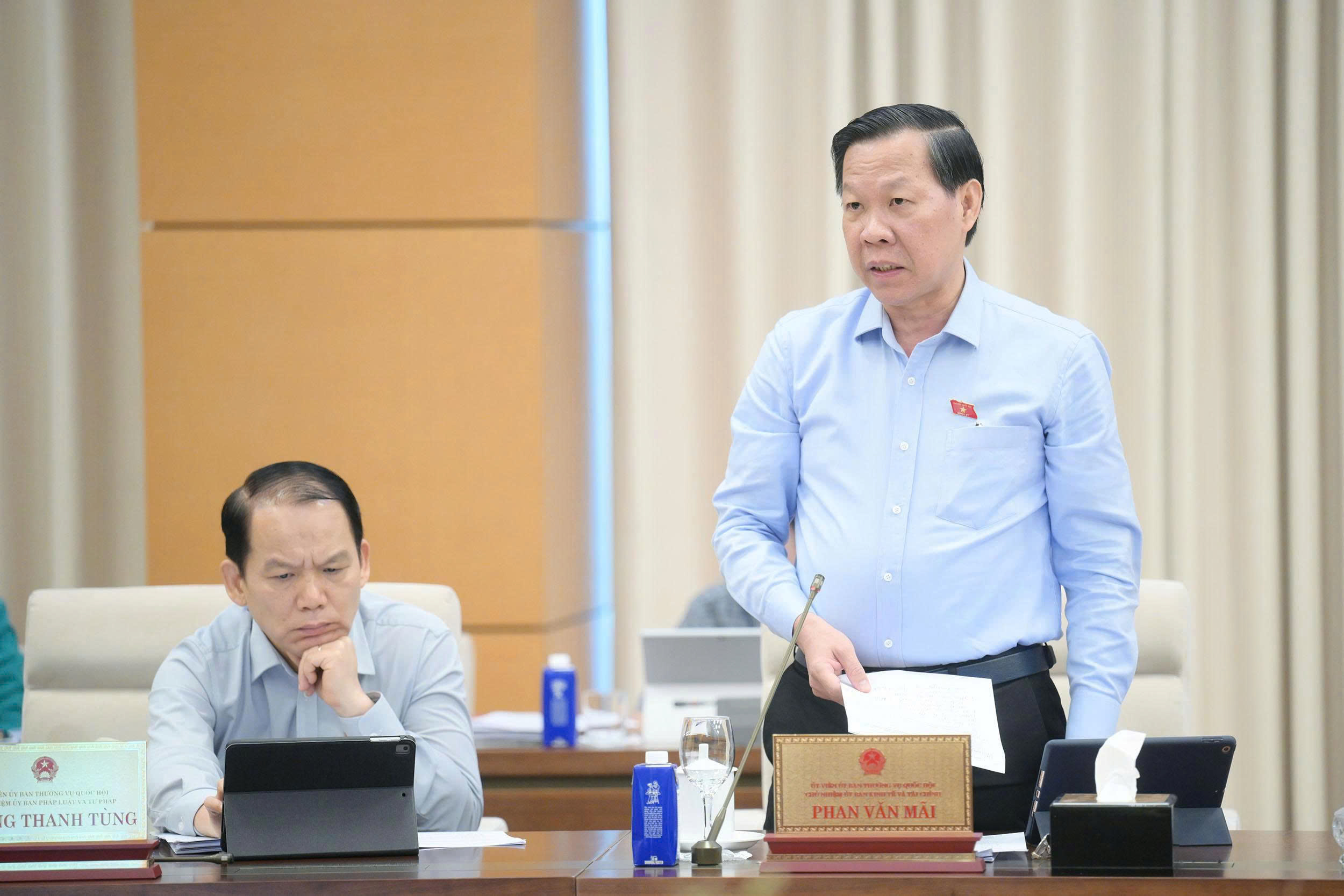 nhân lực chất lượng cao